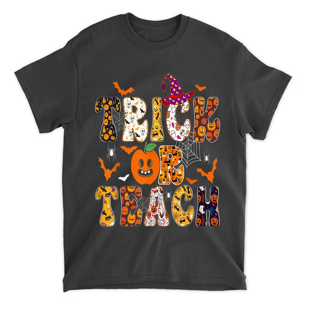 Trick Or Teach Funny Teacher Halloween Pumpkin Costume T-Shirt