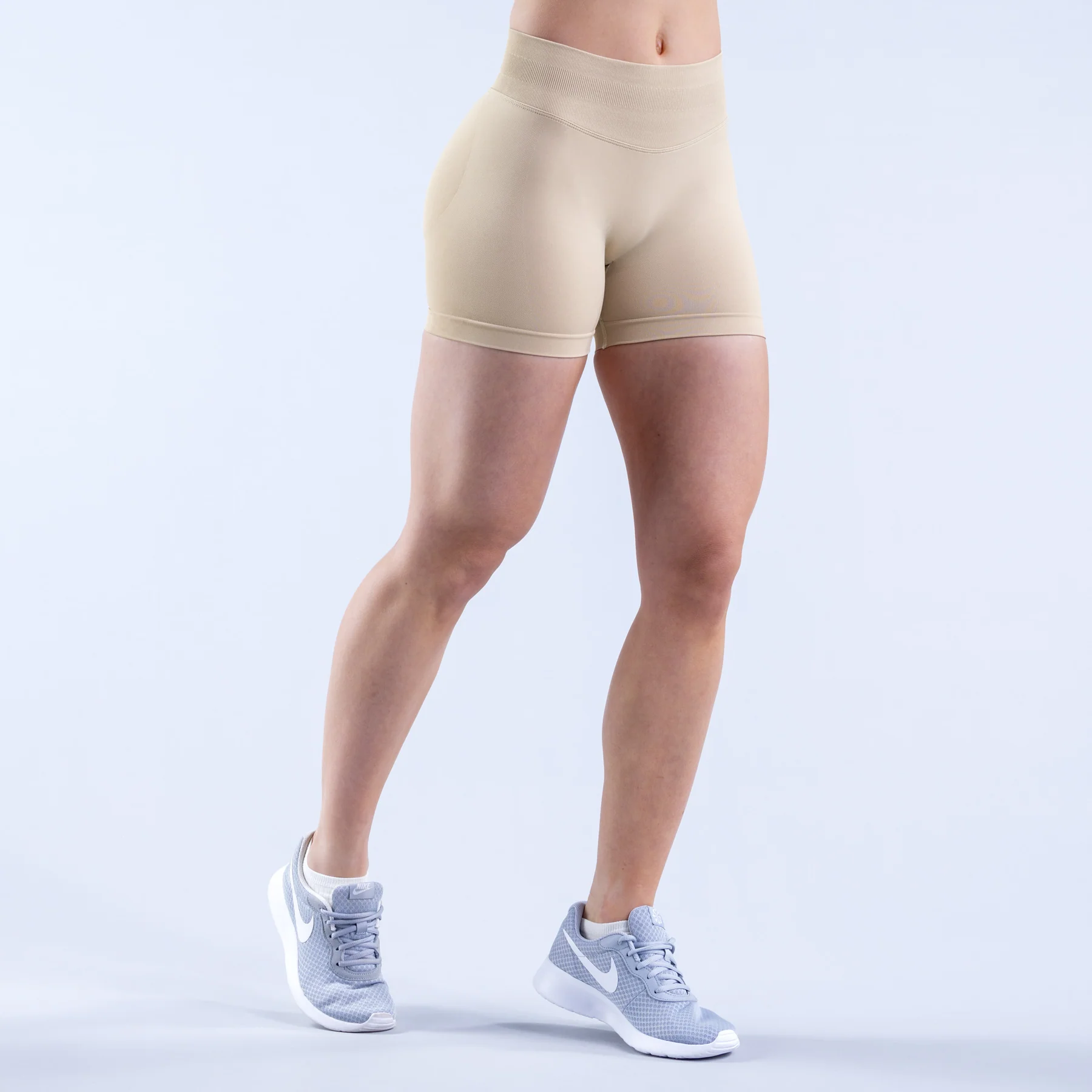 DFYNE Womens Leggings Impact Shorts - Feather Beige
